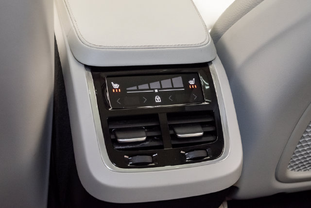 Used 2024 Volvo XC90 B5 Core AWD/4WD image 24