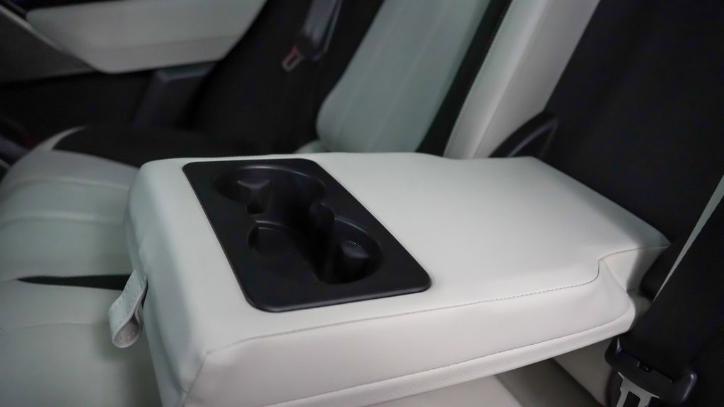 Used 2022 Land Rover Range Rover Velar R-Dynamic S image 18