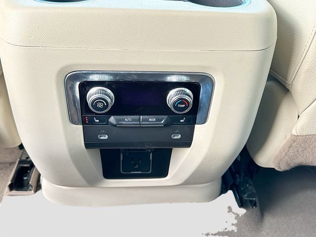 Used 2023 GMC Yukon XL Denali AWD/4WD image 26