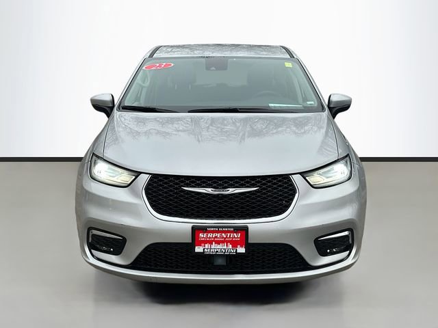 Used 2023 Chrysler Pacifica Touring-L image 4