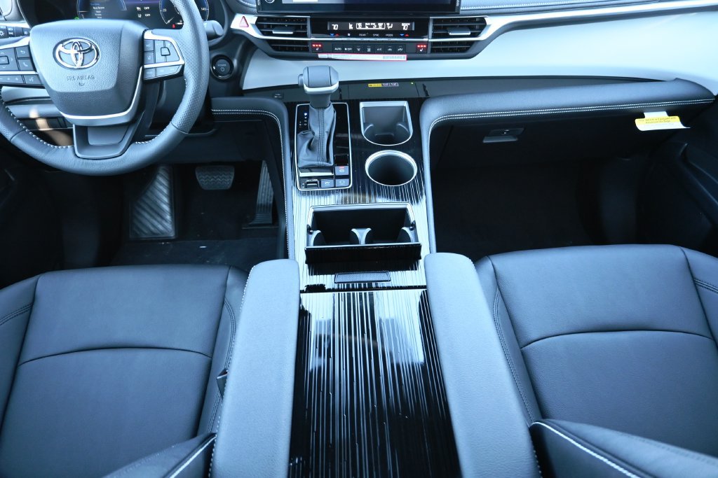 New 2026 Toyota Sienna XSE AWD/4WD image 24