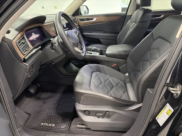 Used 2024 Volkswagen Atlas SE AWD/4WD image 9