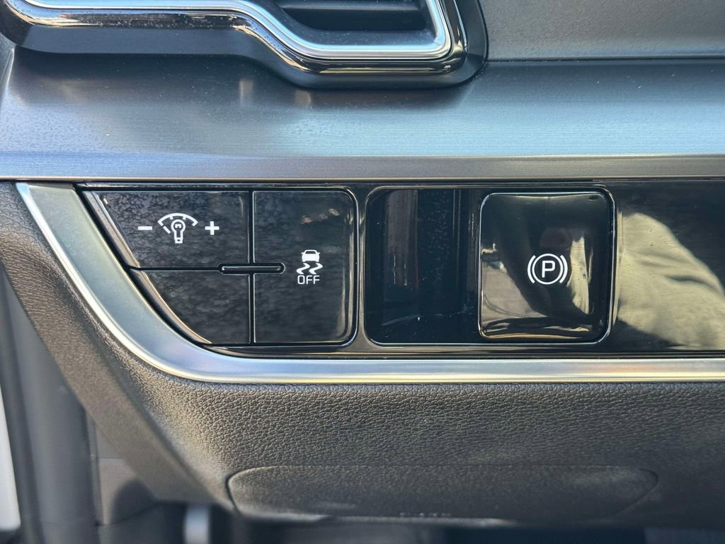 Used 2023 Kia Sportage EX image 18