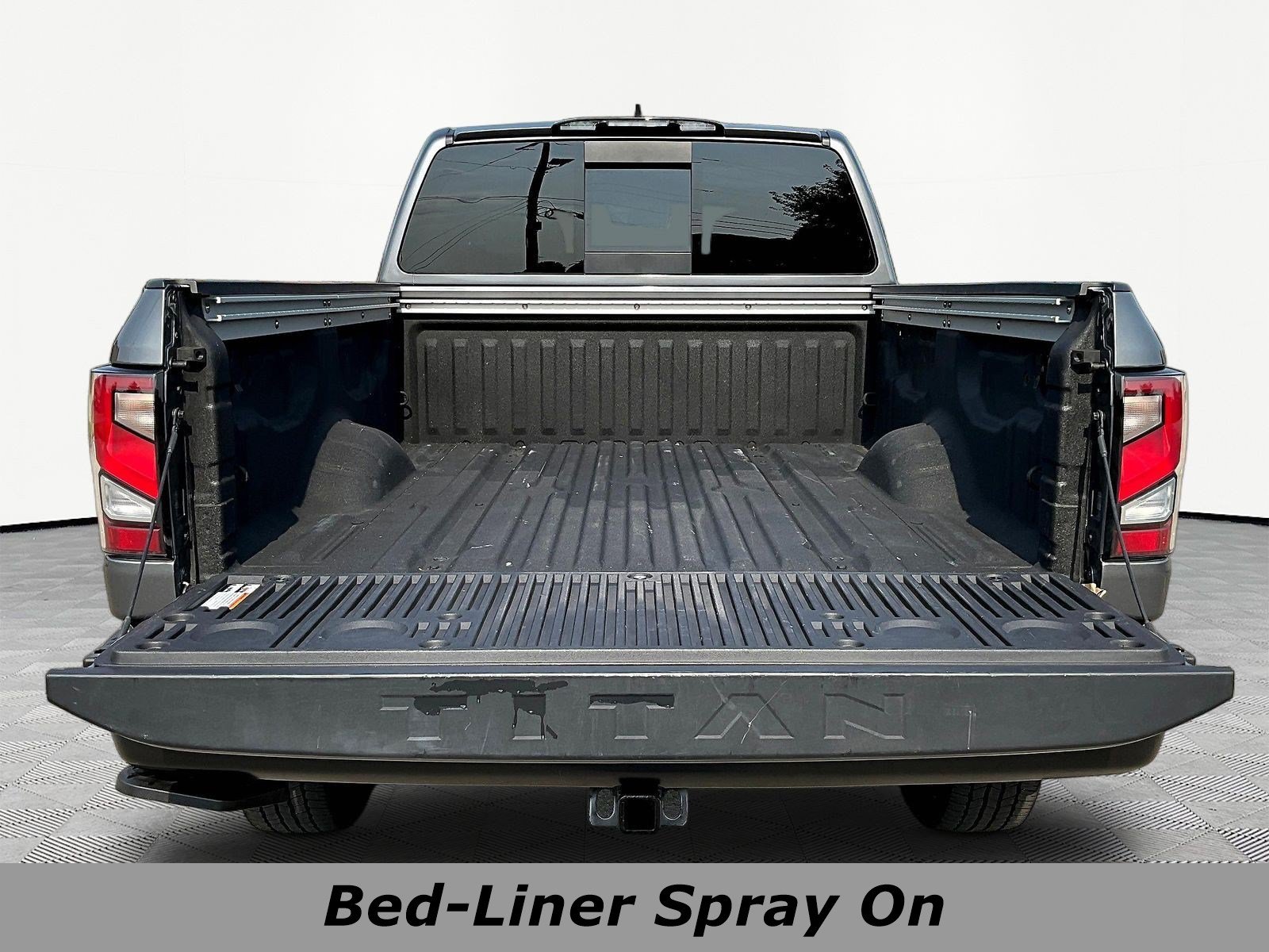 Certified 2024 Nissan Titan PRO-4X AWD/4WD image 7