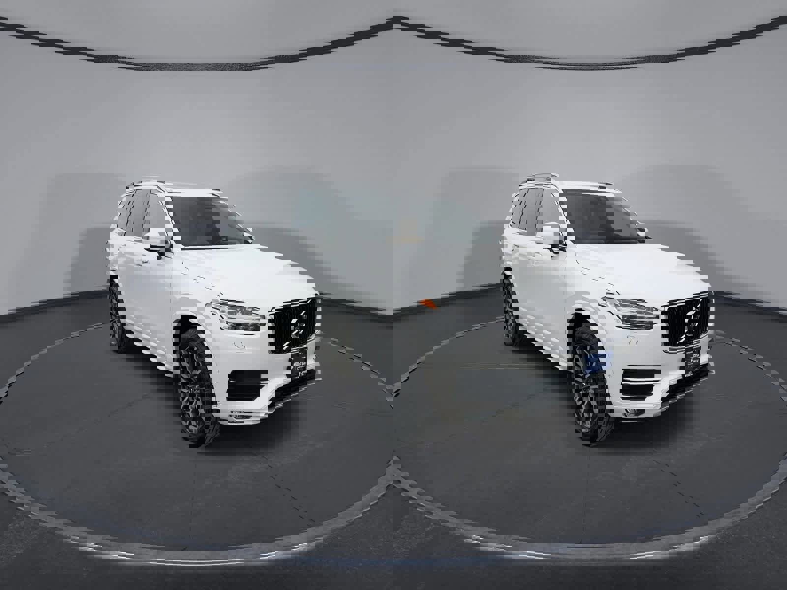 Used 2018 Volvo XC90 T6 Momentum w/ Convenience Package image 2