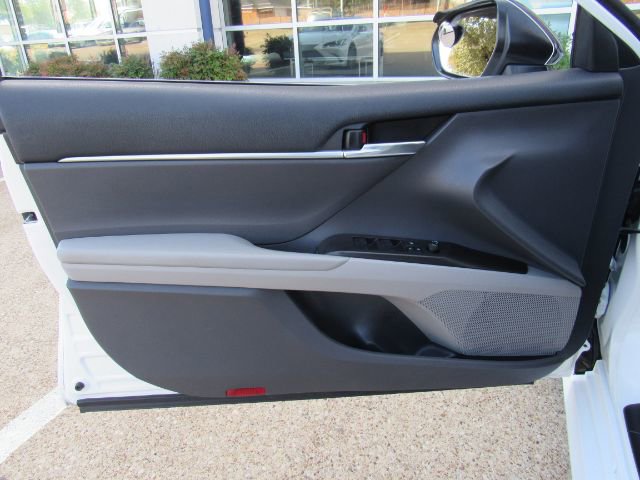 Used 2022 Toyota Camry LE image 14