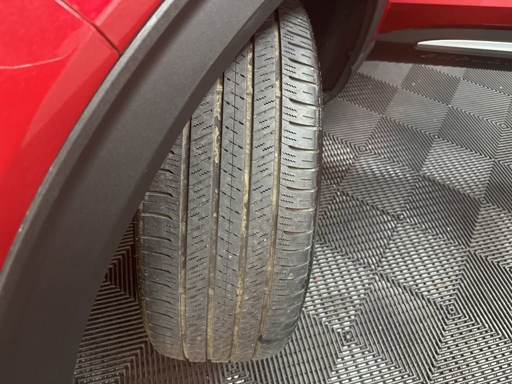 Used 2022 Ford Explorer Platinum w/ Equipment Group 601A AWD/4WD image 42