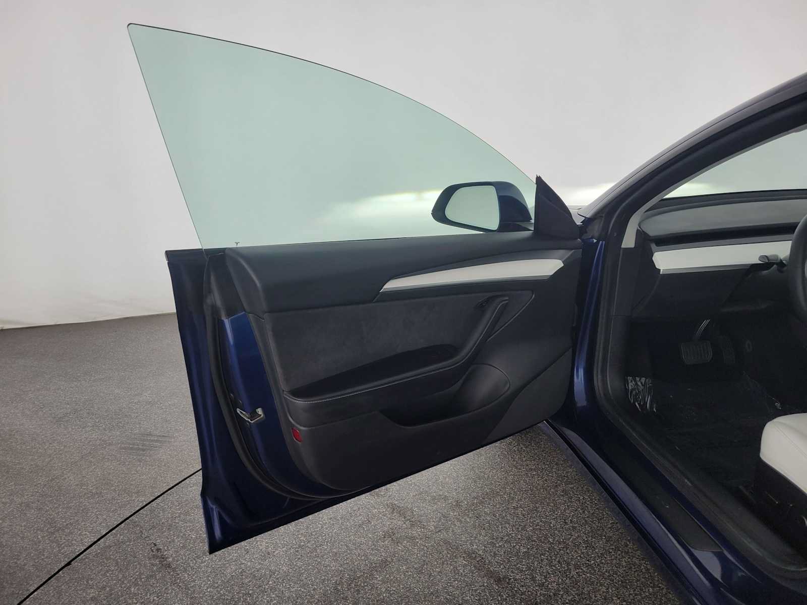 Used 2021 Tesla Model 3 Standard Range Plus RWD image 19