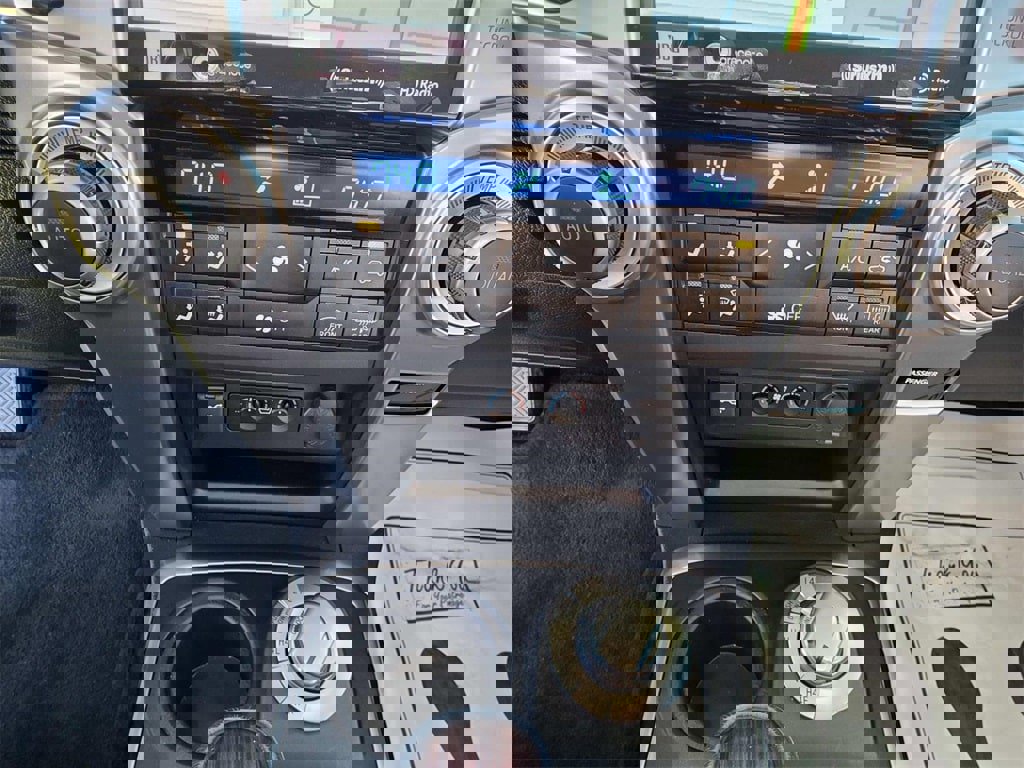 Used 2024 Toyota 4Runner Limited image 12