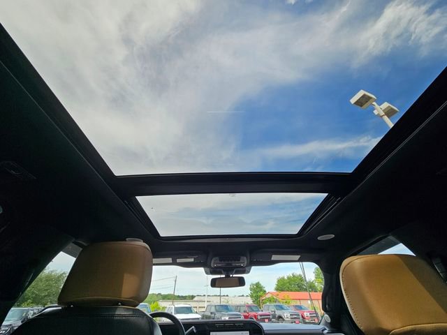 Used 2024 Ford F450 Lariat w/ Lariat Ultimate Package AWD/4WD image 13
