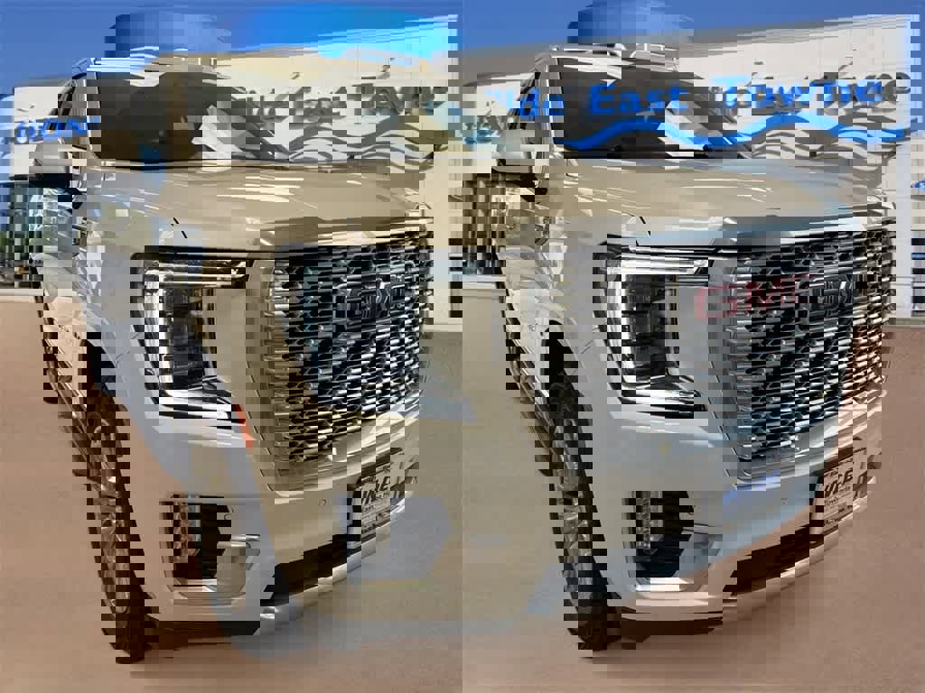 Used 2021 GMC Yukon Denali image 2