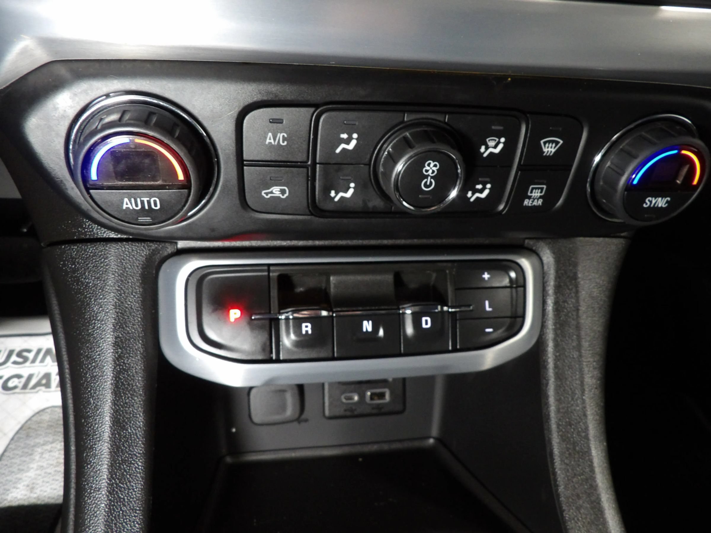 Used 2022 GMC Acadia SLT w/ Preferred Package AWD/4WD image 23
