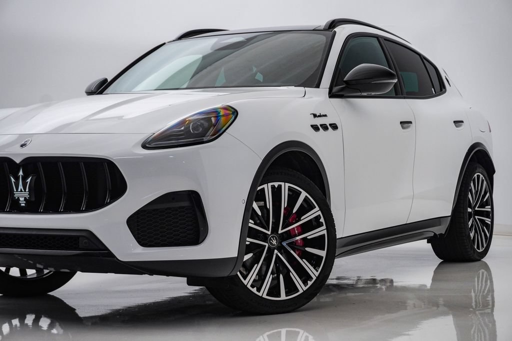 Certified 2025 Maserati Grecale Modena AWD/4WD image 2