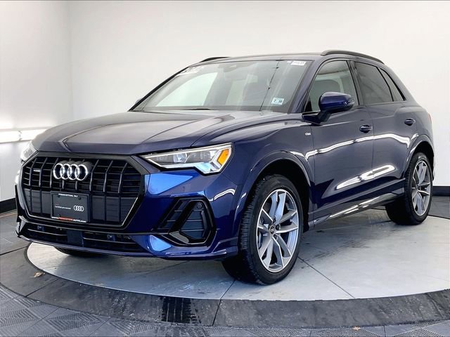Certified 2025 Audi Q3 2.0T Premium w/ Convenience Package image 2