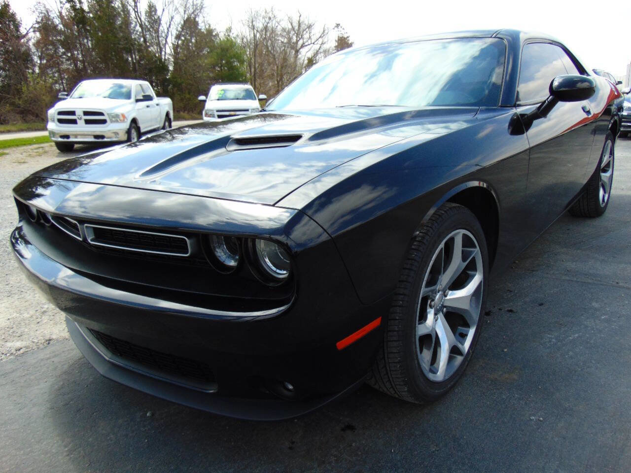 Used 2015 Dodge Challenger SXT Plus w/ Driver Convenience Group RWD image 5