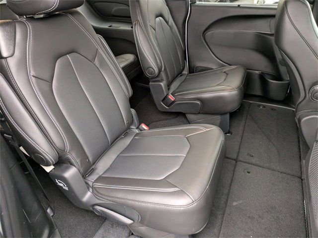 New 2026 Chrysler Pacifica Select w/ S Appearance Package image 28