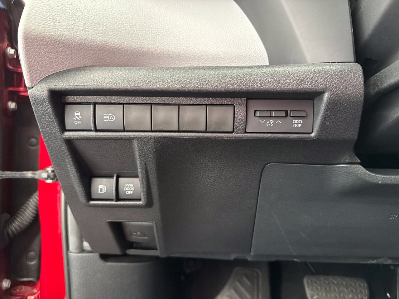 Used 2026 Toyota Sienna XLE FWD image 34
