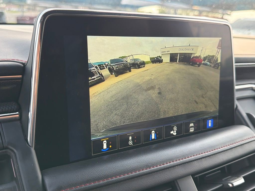 Used 2022 Chevrolet Suburban RST w/ Luxury Package image 21