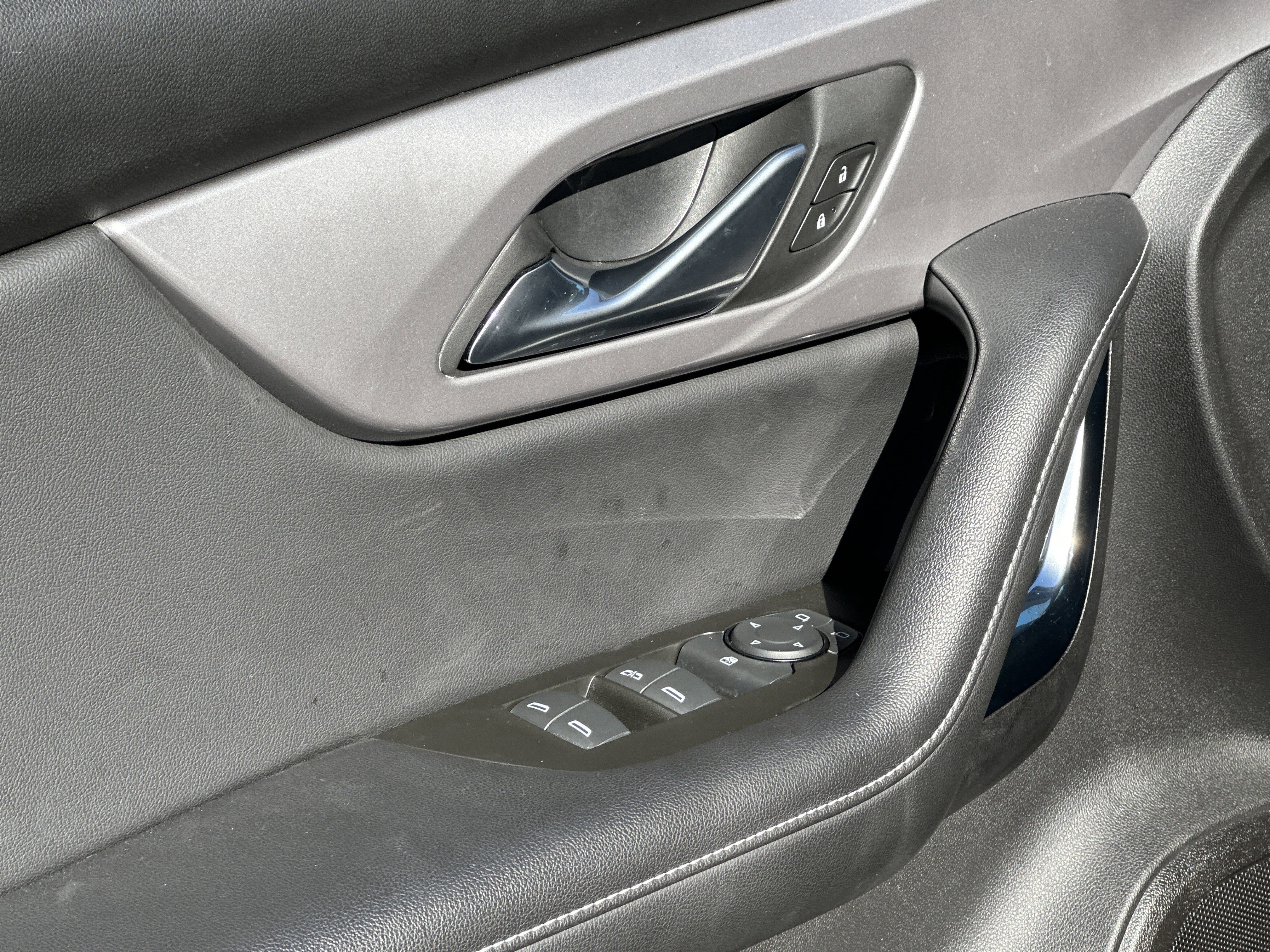 Certified 2024 Chevrolet Blazer LT w/ Convenience Package image 12