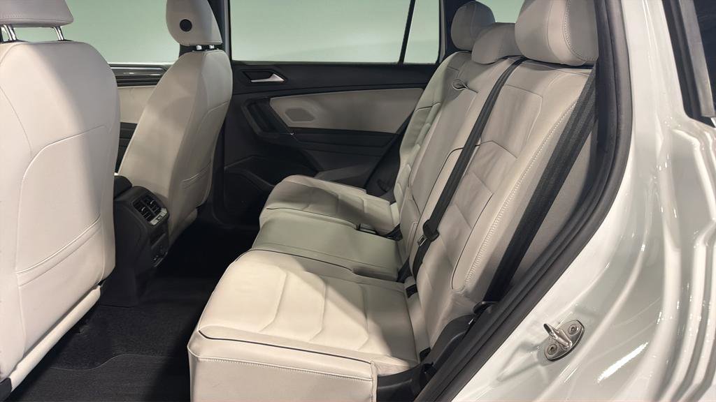 Used 2020 Volkswagen Tiguan SEL Premium R-Line image 15