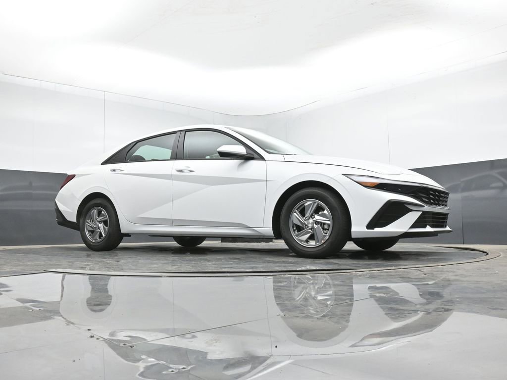 New 2026 Hyundai Elantra SE image 15