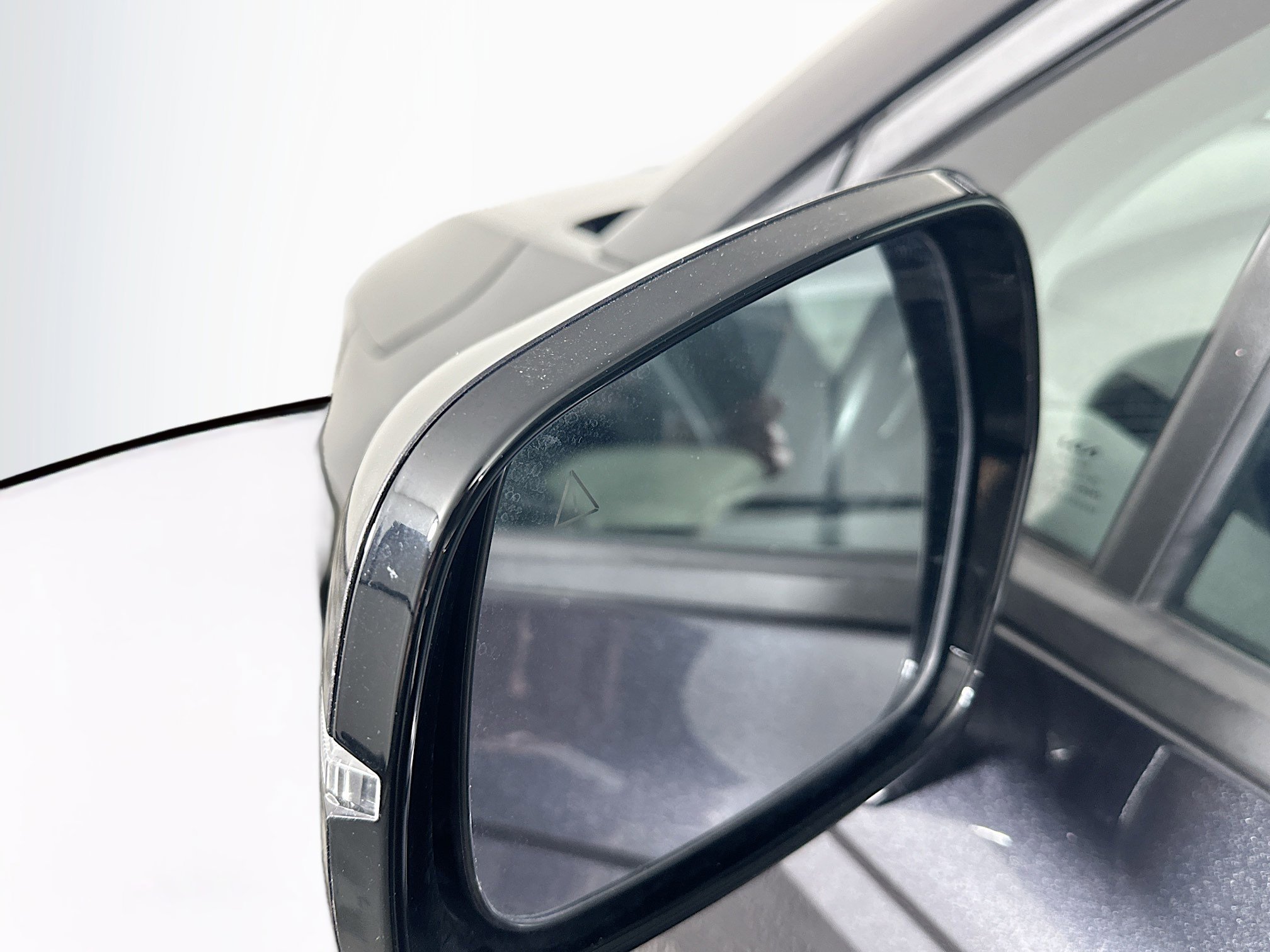 Used 2024 Kia Carnival LX image 16