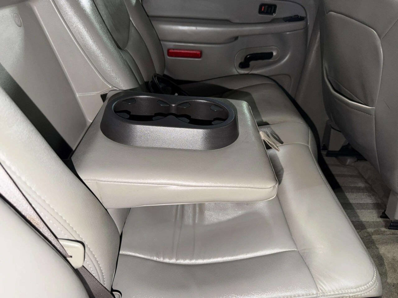 Used 2005 Chevrolet Tahoe Z71 w/ Preferred Equipment Group image 28