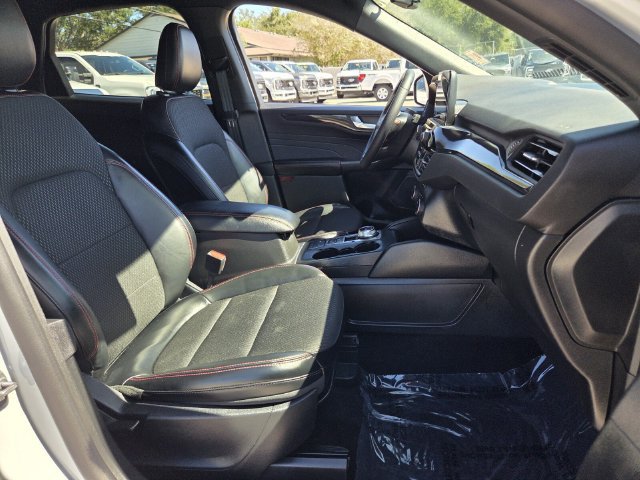 Certified 2025 Ford Escape ST-Line FWD image 18
