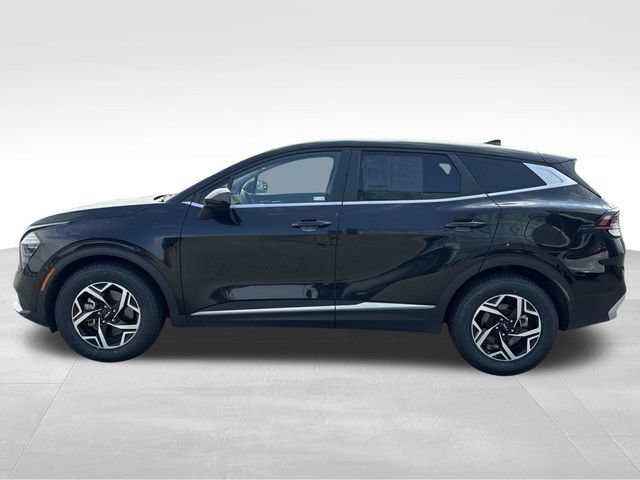Used 2024 Kia Sportage LX FWD image 2