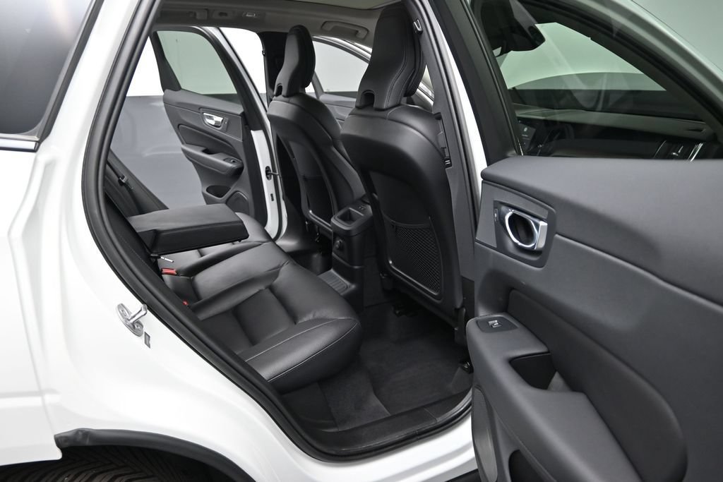 Used 2023 Volvo XC60 T8 Plus AWD/4WD image 18