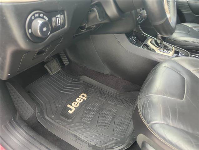 Used 2017 Jeep Cherokee Limited FWD image 20