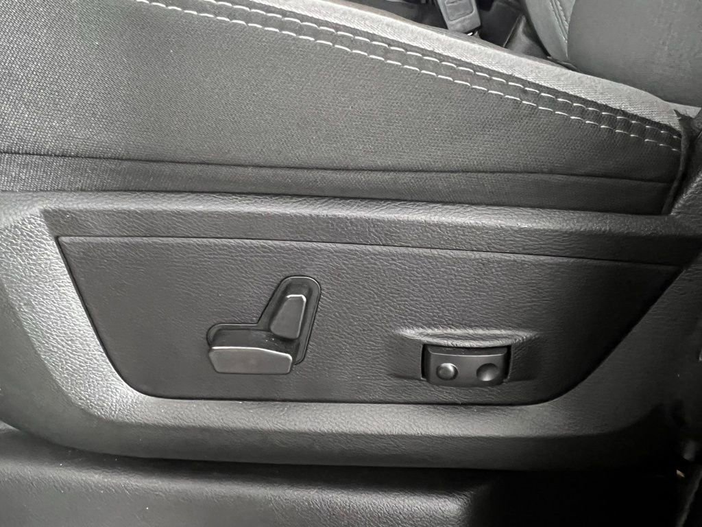 Used 2024 RAM 2500 Big Horn w/ Bed Utility Group image 22