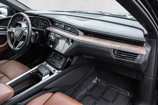 Used 2022 Audi e-tron Prestige w/ Prestige Package AWD/4WD image 26