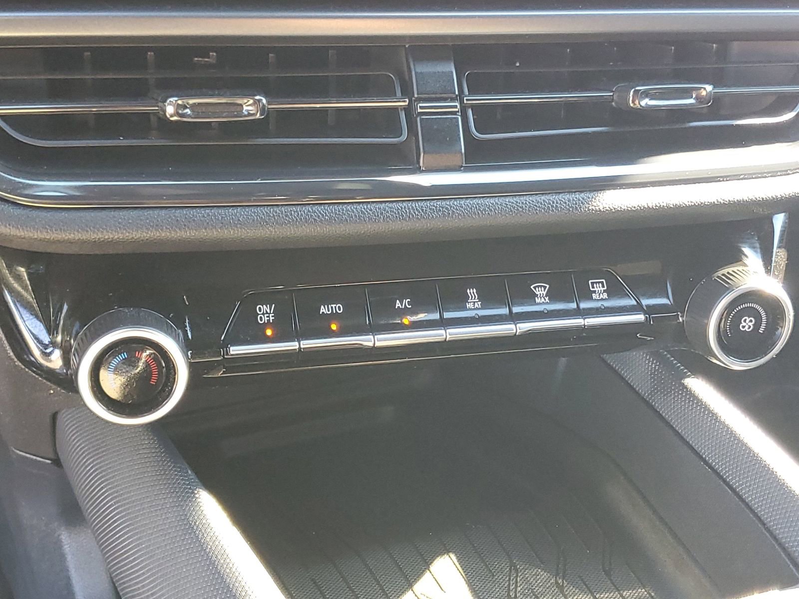 Used 2024 Chevrolet Equinox EV RS image 31