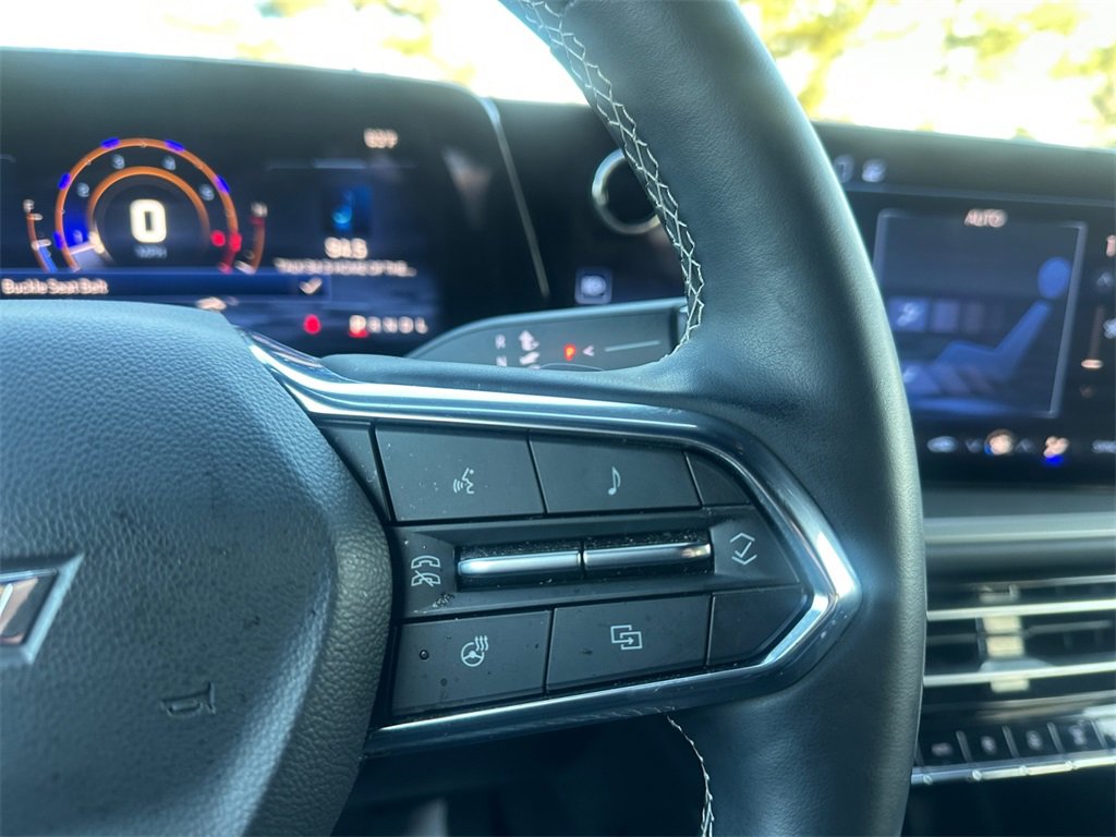 Used 2025 Chevrolet Traverse LT image 29