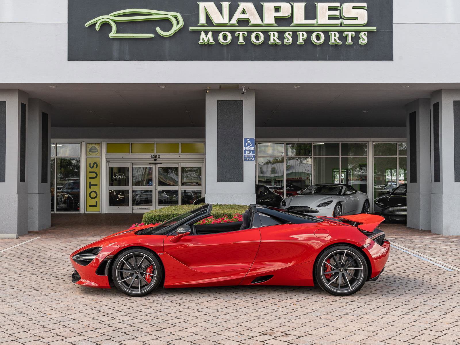 Used 2020 McLaren 720S Performance image 22