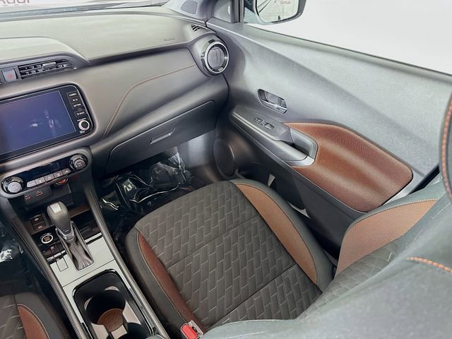 Used 2024 Nissan Kicks SR image 16