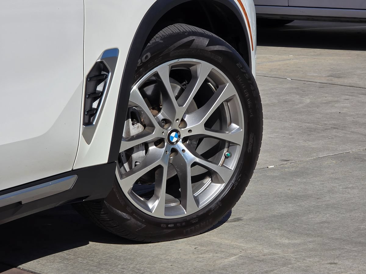 Used 2024 BMW X5 xDrive40i w/ Parking Assistance Package AWD/4WD image 14