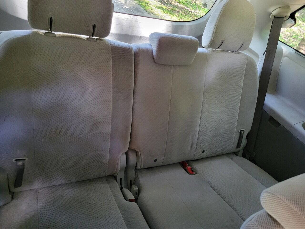 Used 2012 Toyota Sienna LE image 12