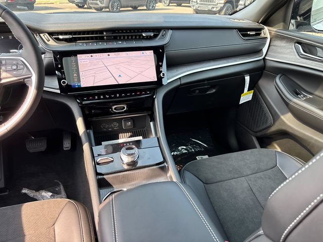 New 2026 Jeep Grand Cherokee L 4WD image 13