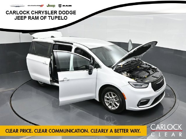 Used 2025 Chrysler Pacifica Select FWD image 65
