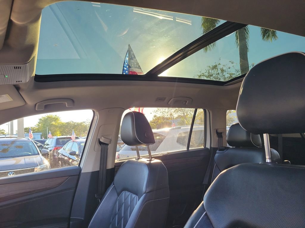 Certified 2024 Volkswagen Atlas SEL Premium R-Line image 15