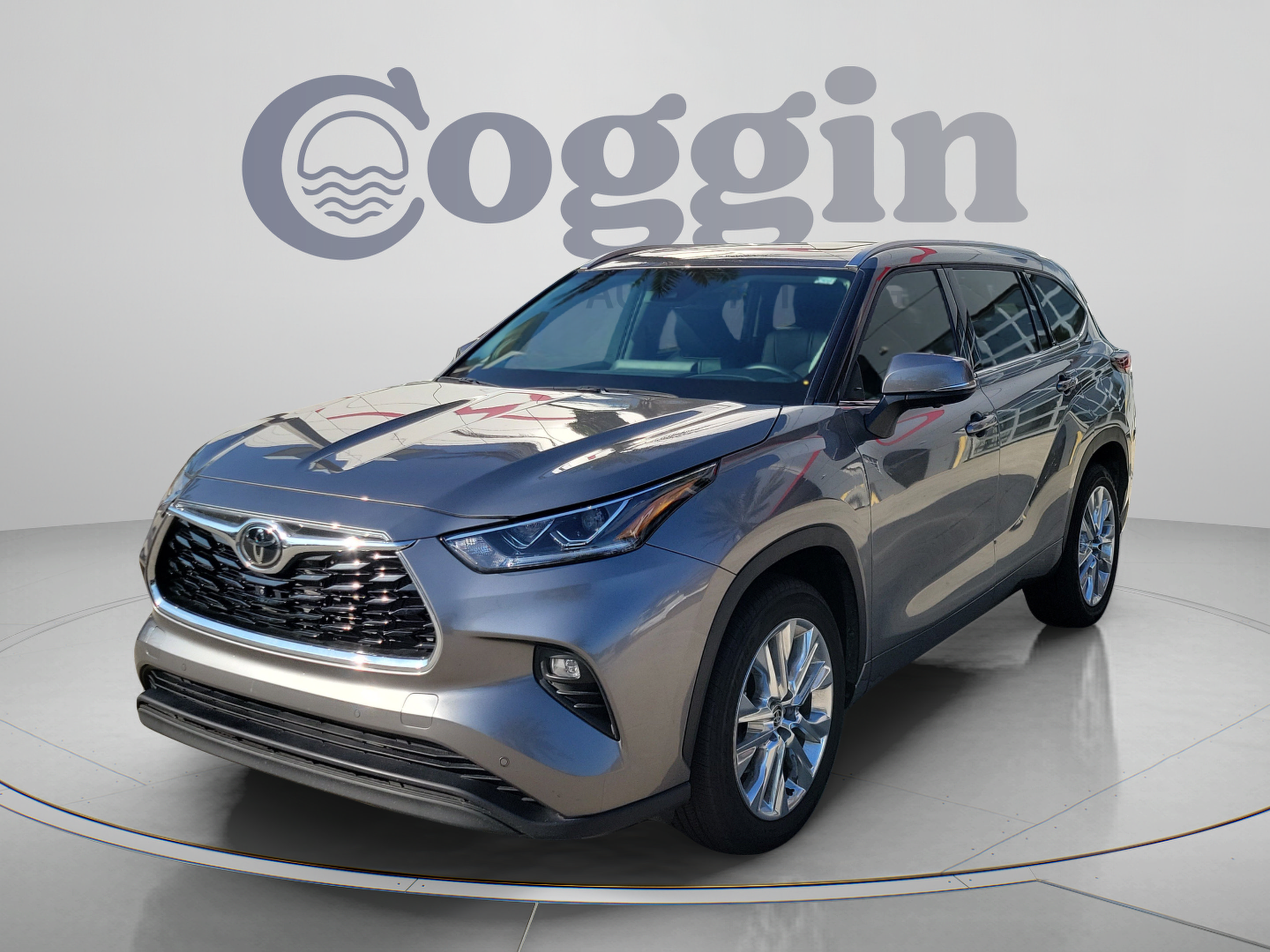 Certified 2025 Toyota Highlander Limited FWD image 2