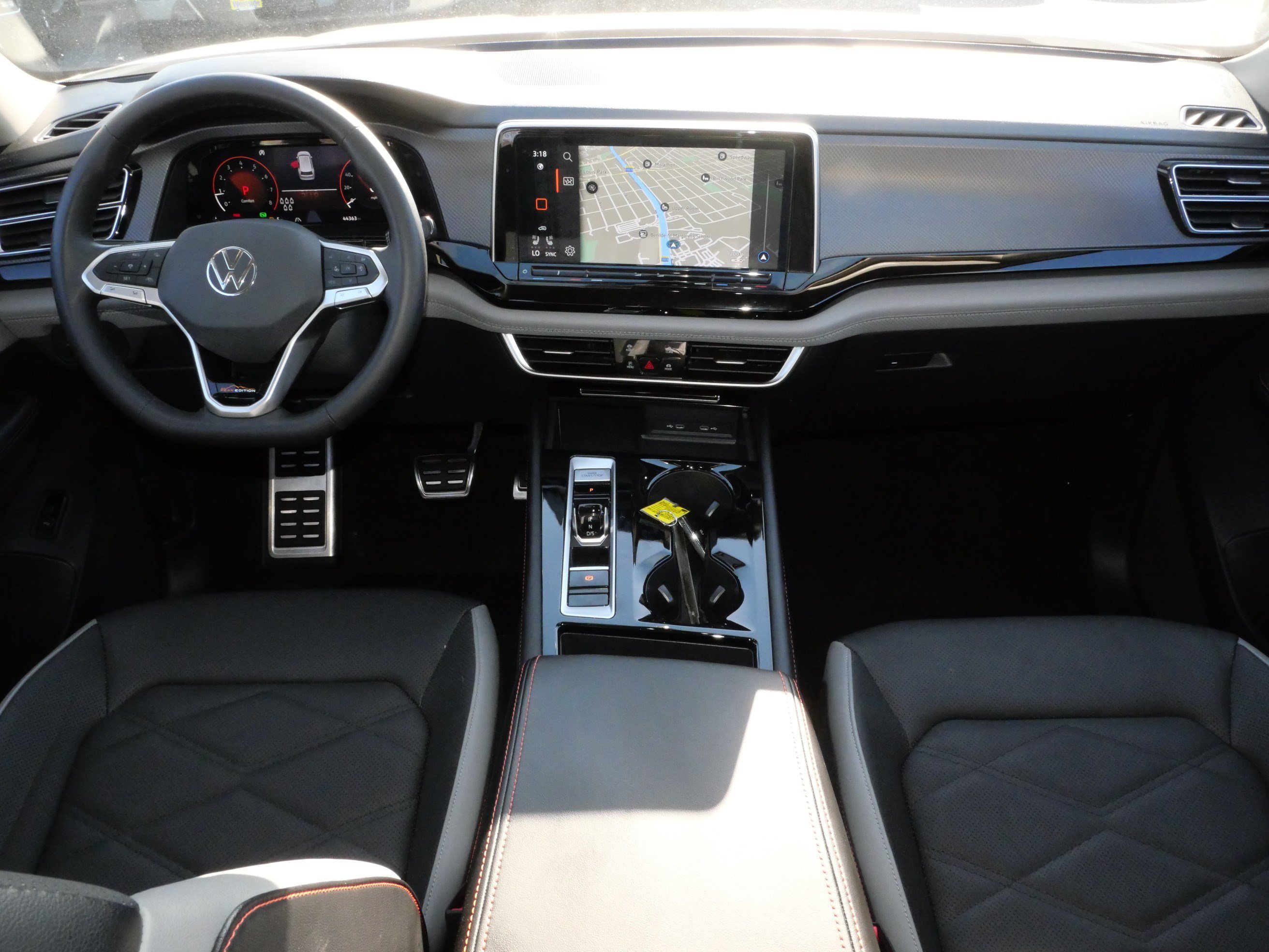 Certified 2024 Volkswagen Atlas Peak Edition SEL AWD/4WD image 10