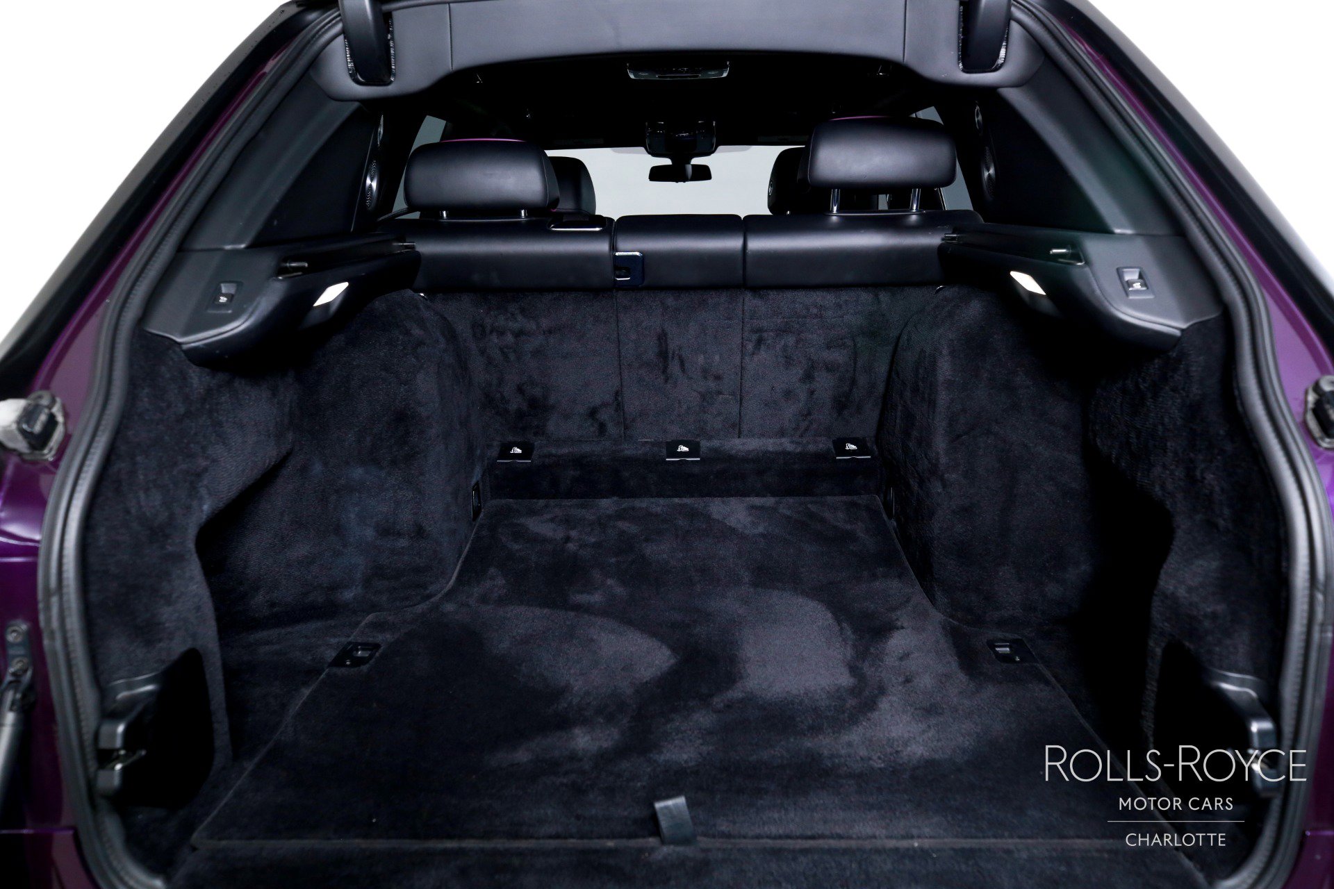 Used 2020 Rolls-Royce Cullinan Black Badge image 24