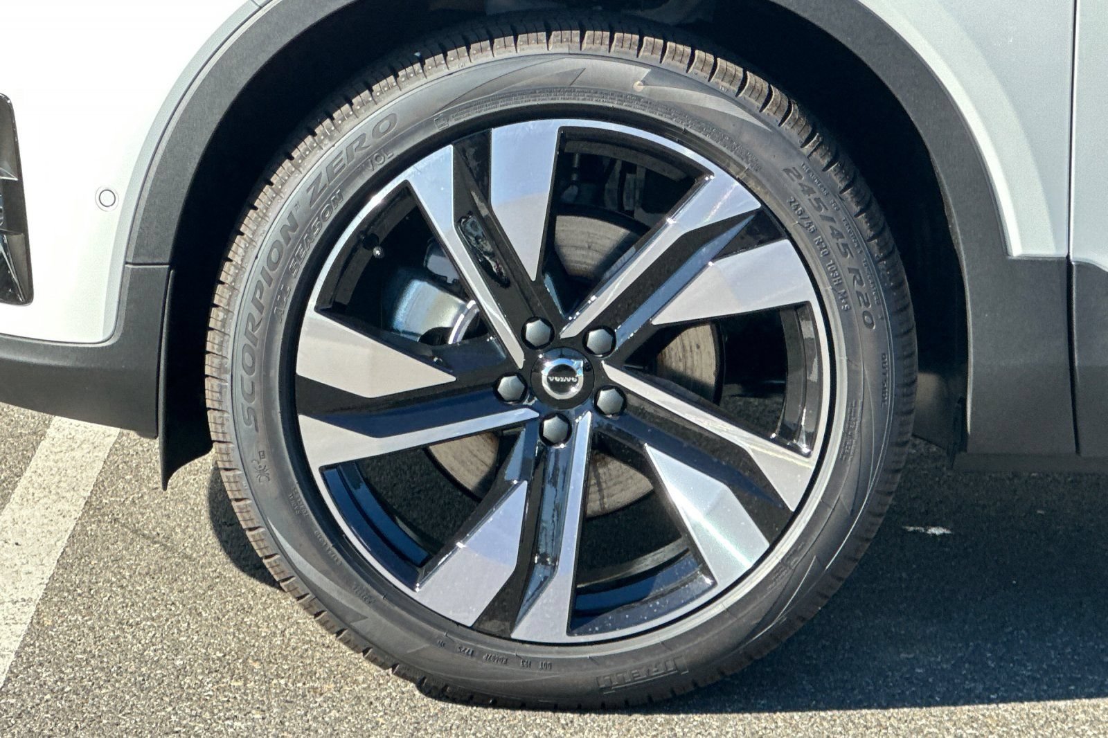 New 2026 Volvo XC40 B5 Ultra w/ Climate Package AWD/4WD image 33
