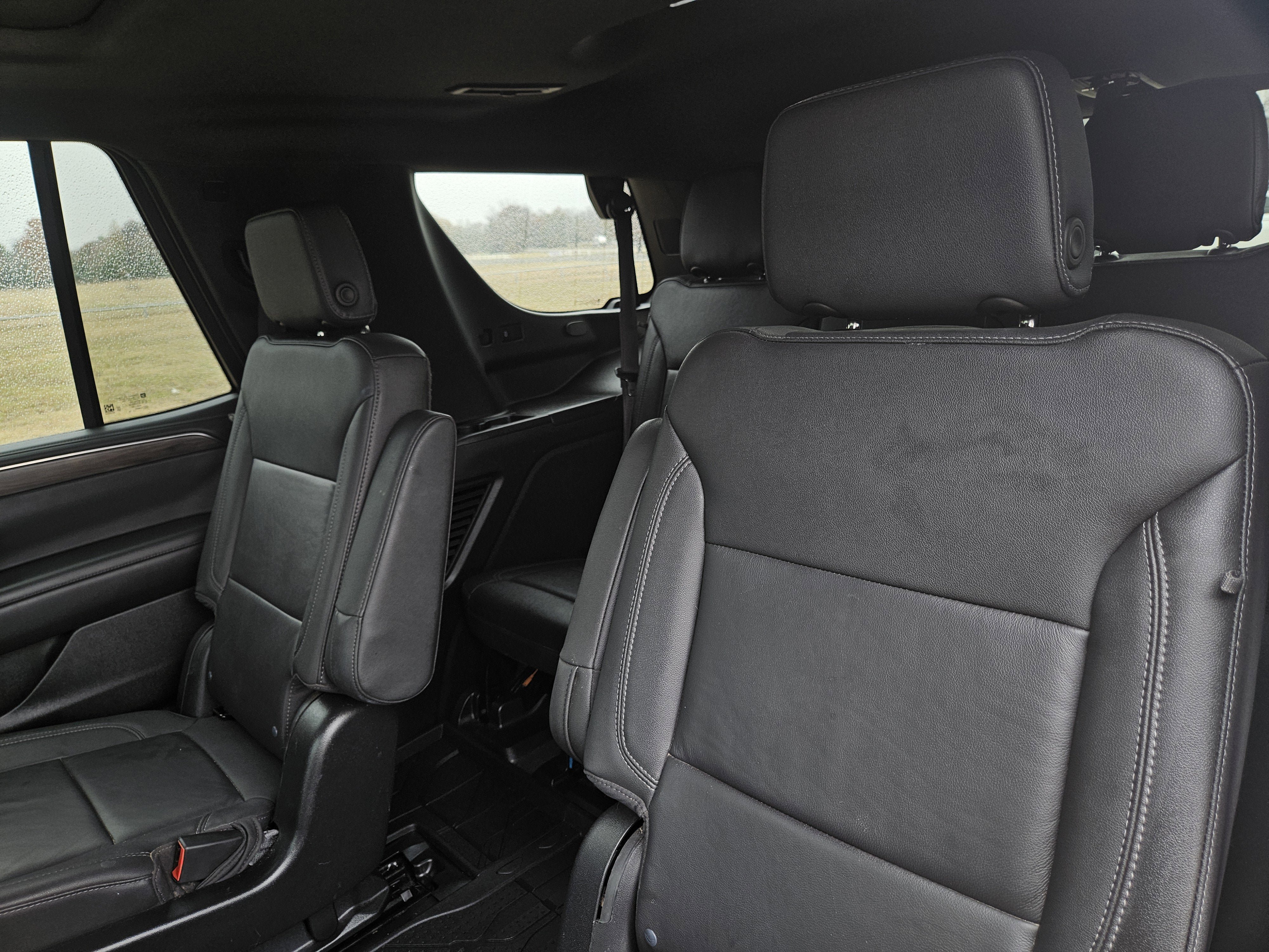 Used 2022 Chevrolet Tahoe Z71 w/ Luxury Package AWD/4WD image 28
