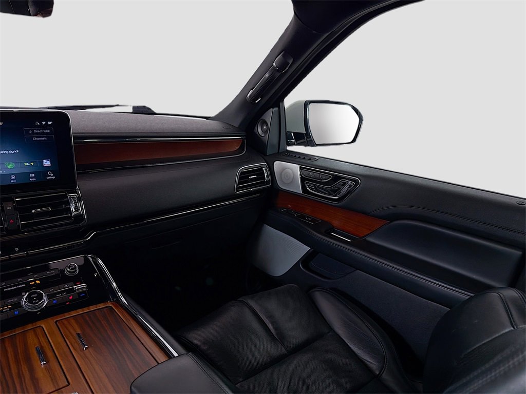 Used 2020 Lincoln Navigator L Reserve w/ Equipment Group 208A Reserve image 27