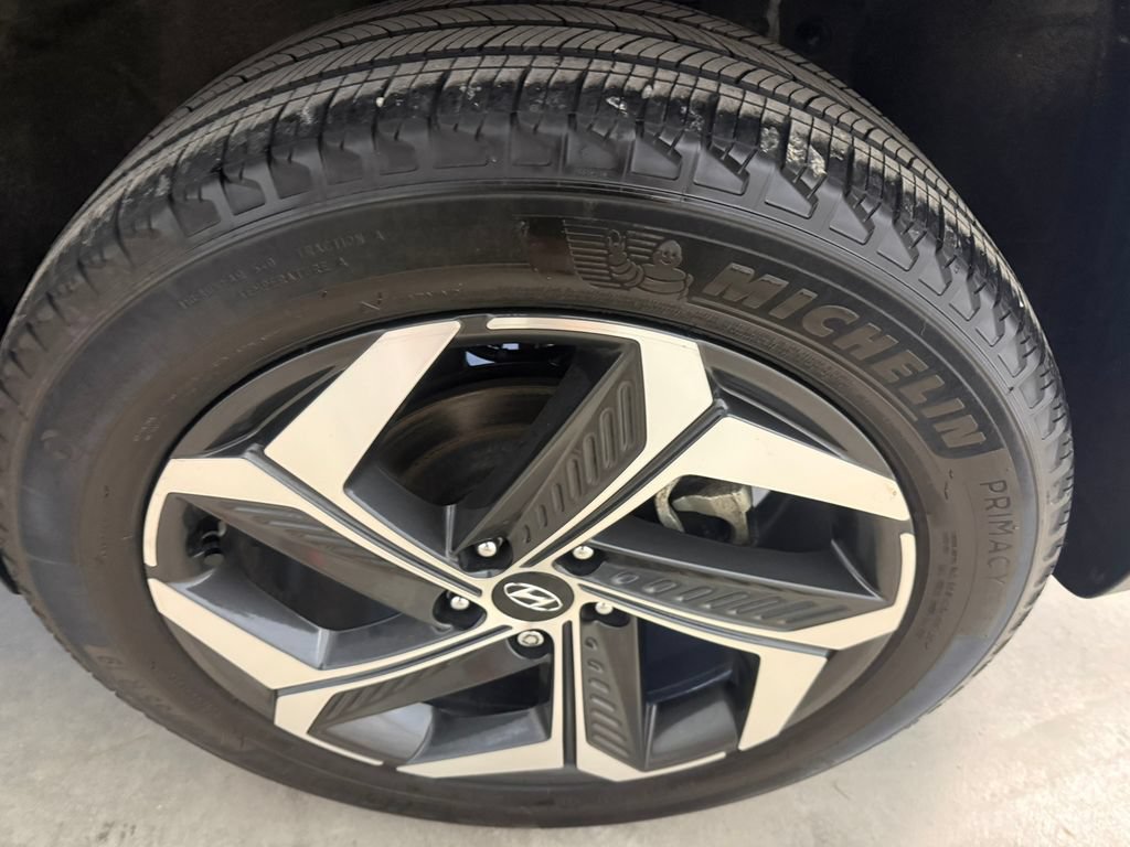 Used 2023 Hyundai Tucson Limited AWD/4WD image 10