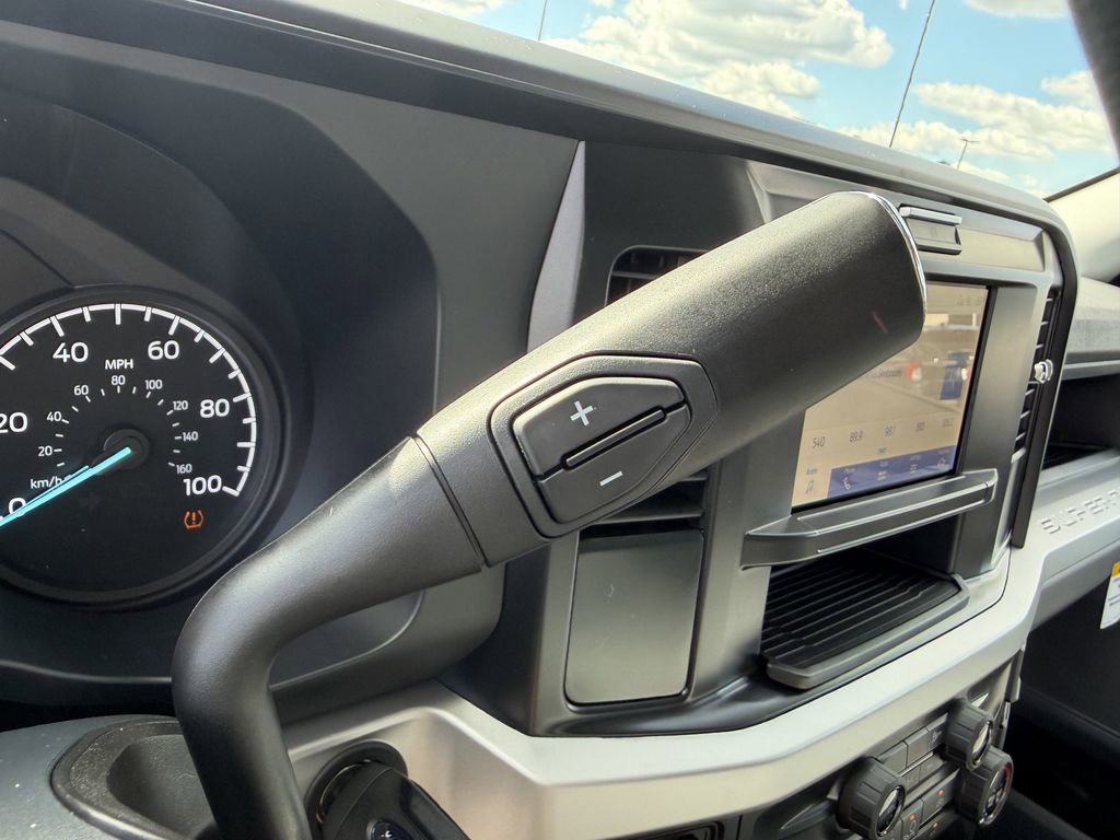 New 2026 Ford F550 4x4 Crew Cab image 10